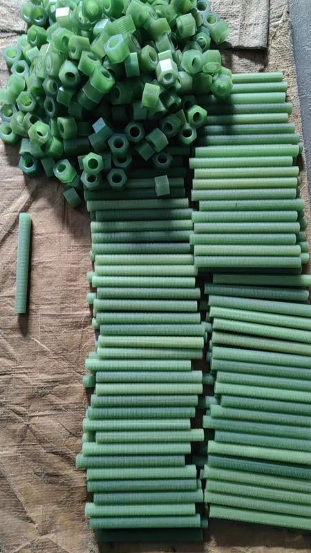 高強度プラスチックボルト FRPボルト メトリックスレッド 緑色